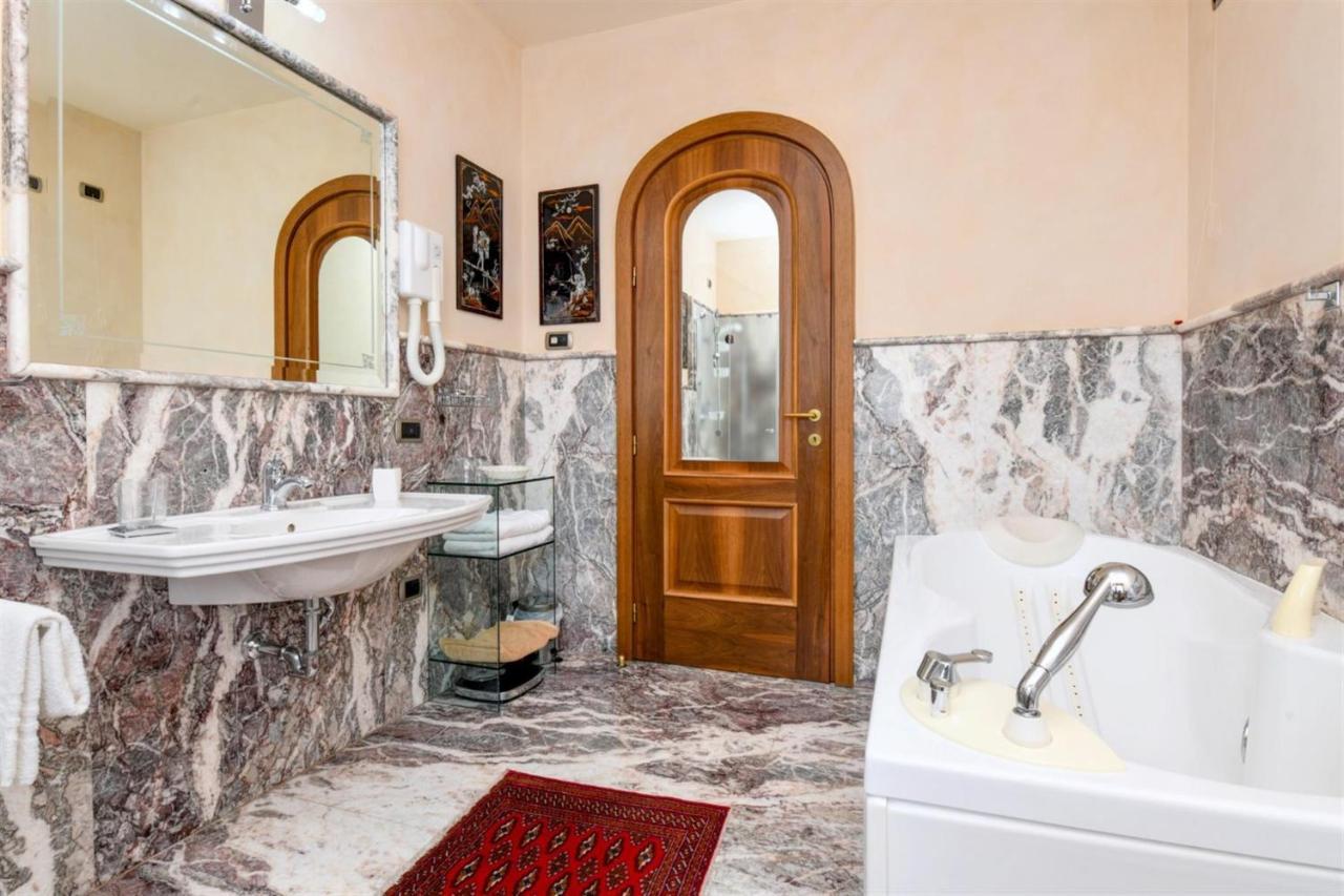 Private Luxury Villa With Pool Moniga del Garda Extérieur photo